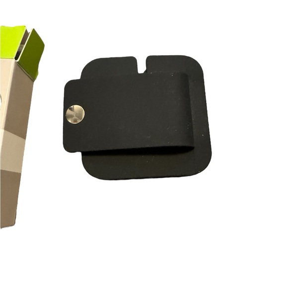 Waloo Products Black Silicone Protective Charging Wallet for Apple Watch NEW - Picture 2 of 7